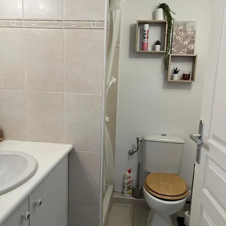 Appartement Lumineux Climatise Avec Terrasse La Ciotat Extérieur photo