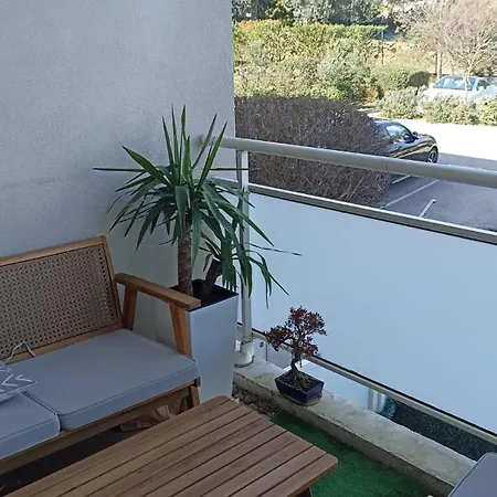Appartement Lumineux Climatise Avec Terrasse La Ciotat Extérieur photo