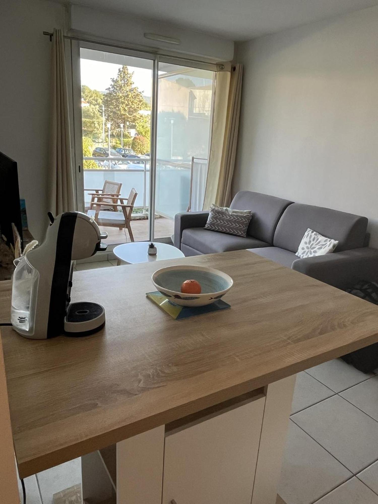 Apartment Lumineux Climatise Avec Terrasse La Ciotat